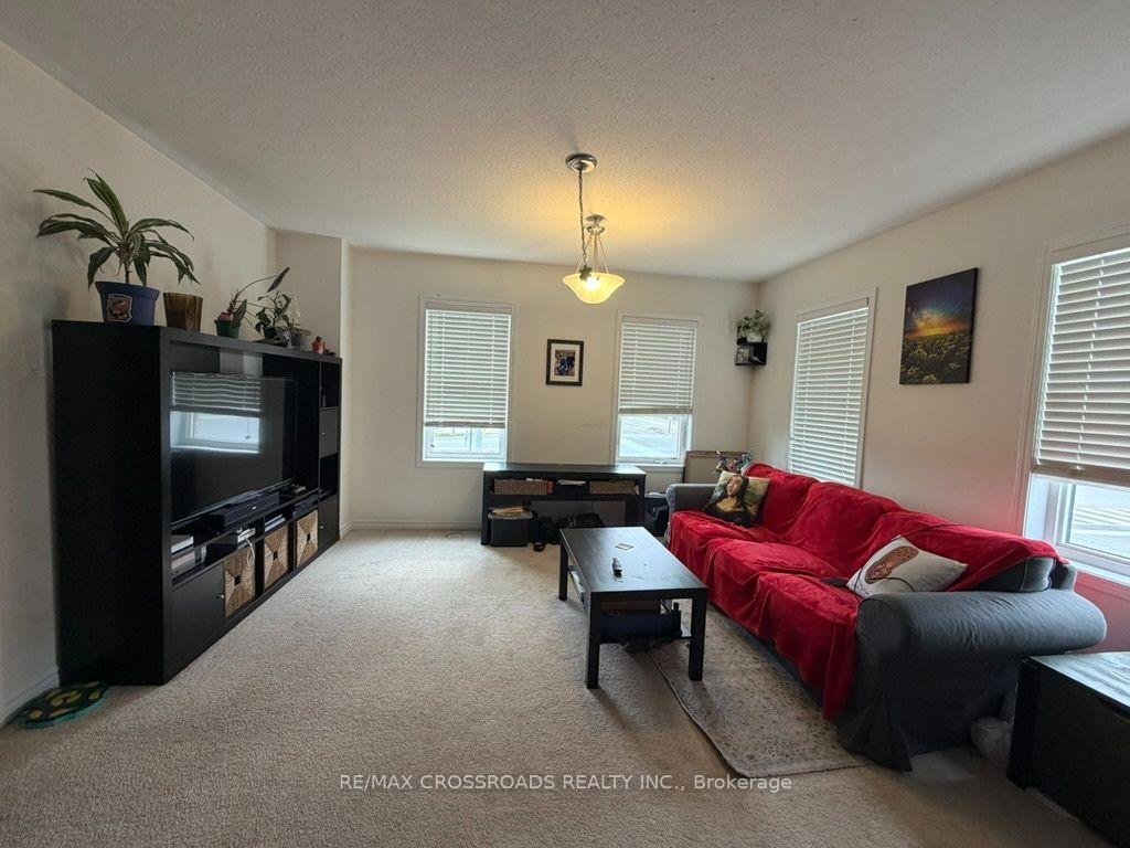 Photo 4 of 205 Remembrance Road, Brampton, Northwest Brampton — HOMEH