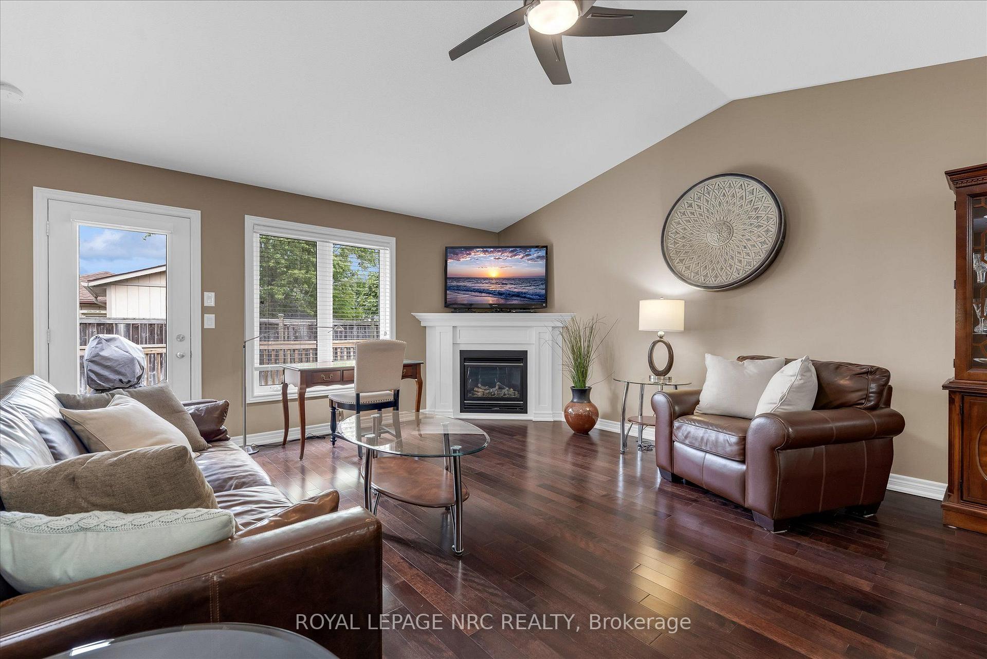 Photo 5 of Unit 23, 70 Elmwood Avenue, Welland, Broadway — HOMEH