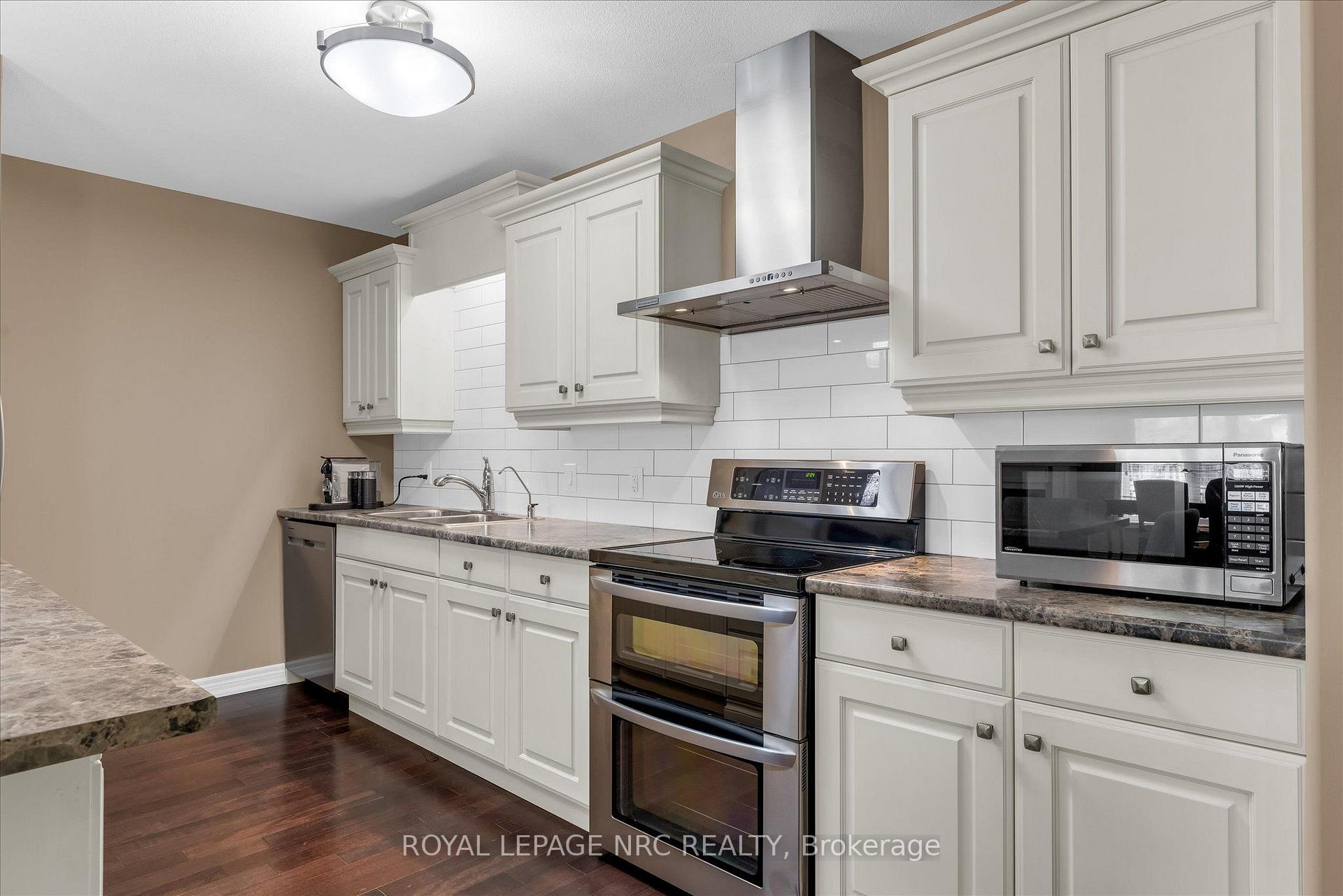 Photo 10 of Unit 23, 70 Elmwood Avenue, Welland, Broadway — HOMEH