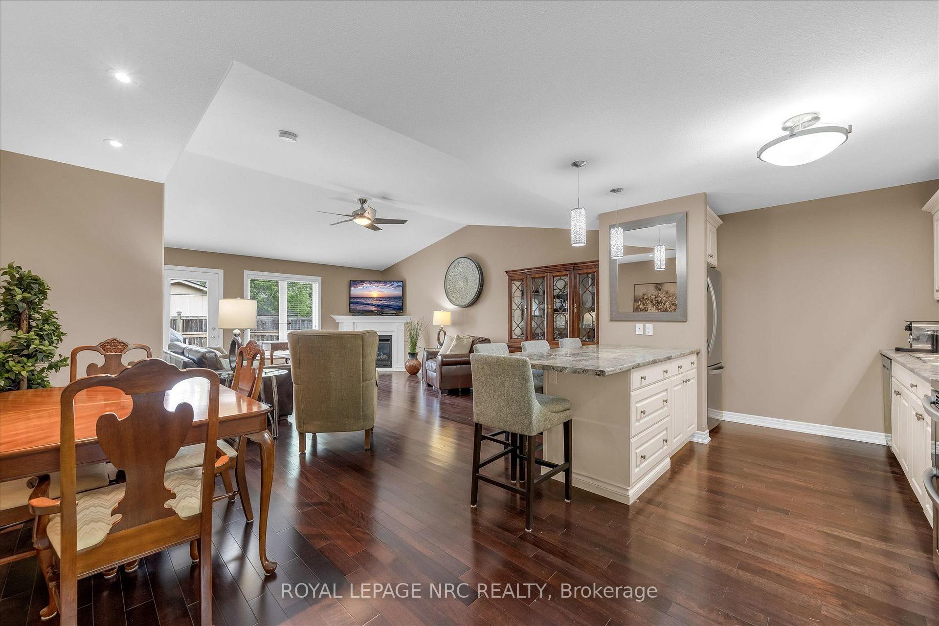 Photo 12 of Unit 23, 70 Elmwood Avenue, Welland, Broadway — HOMEH