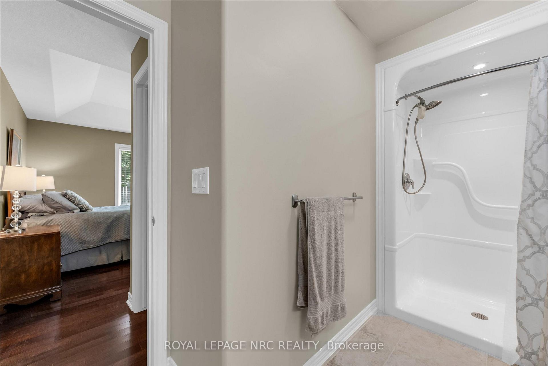 Photo 19 of Unit 23, 70 Elmwood Avenue, Welland, Broadway — HOMEH