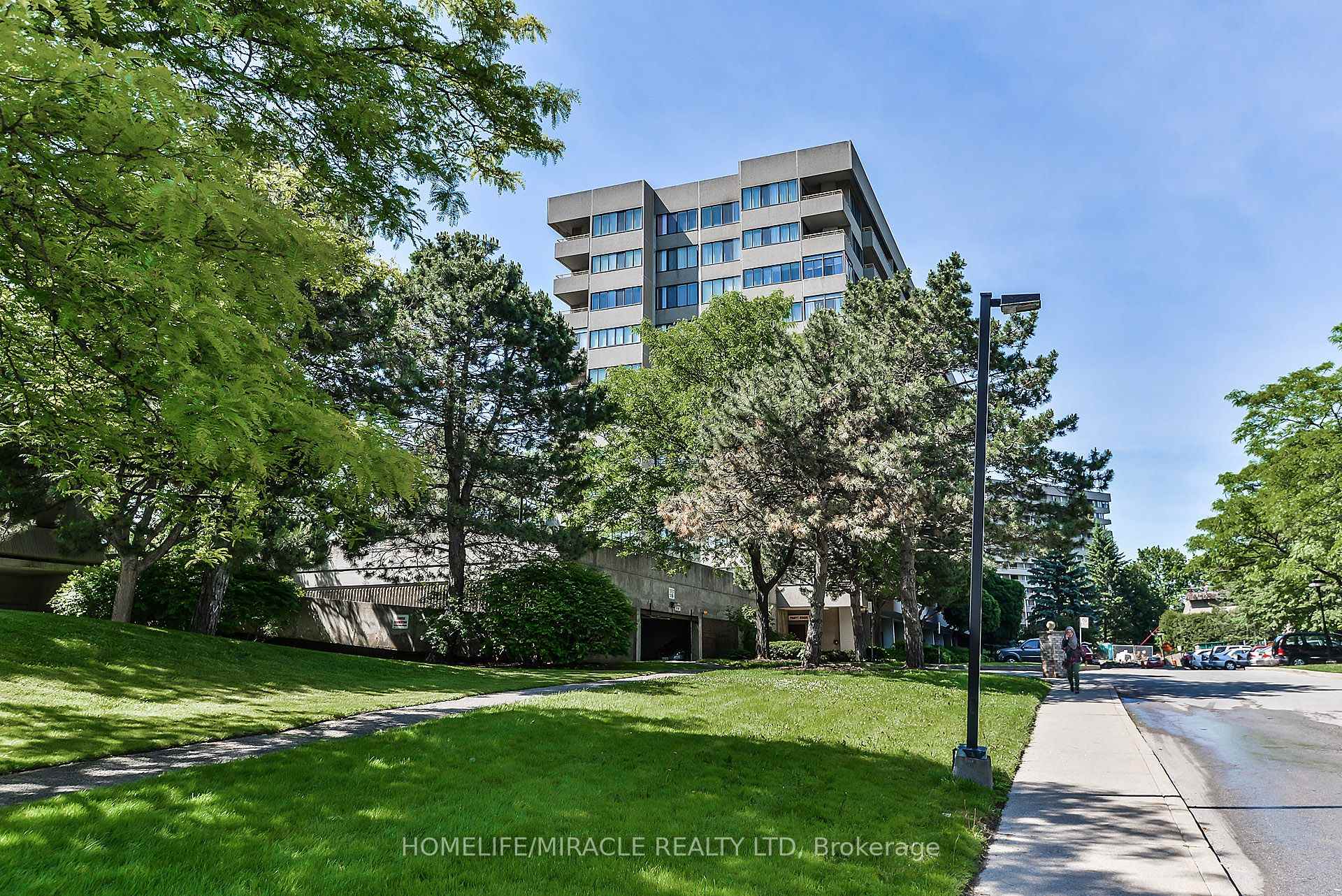 Photo of Unit 209, 1320 Mississauga Valley Boulevard