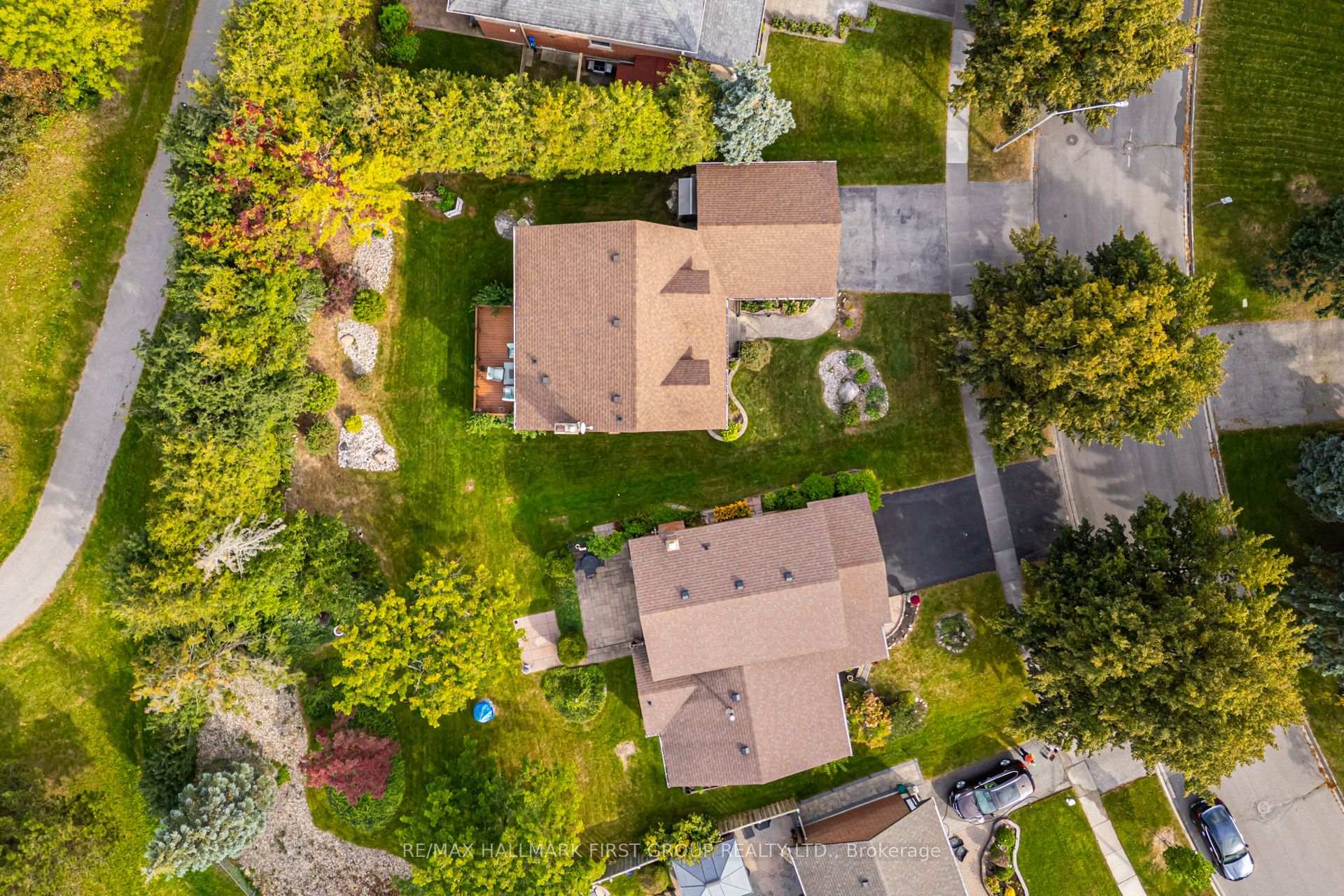 Photo 8 of 33 Anstead Crescent, Ajax, South West — HOMEH