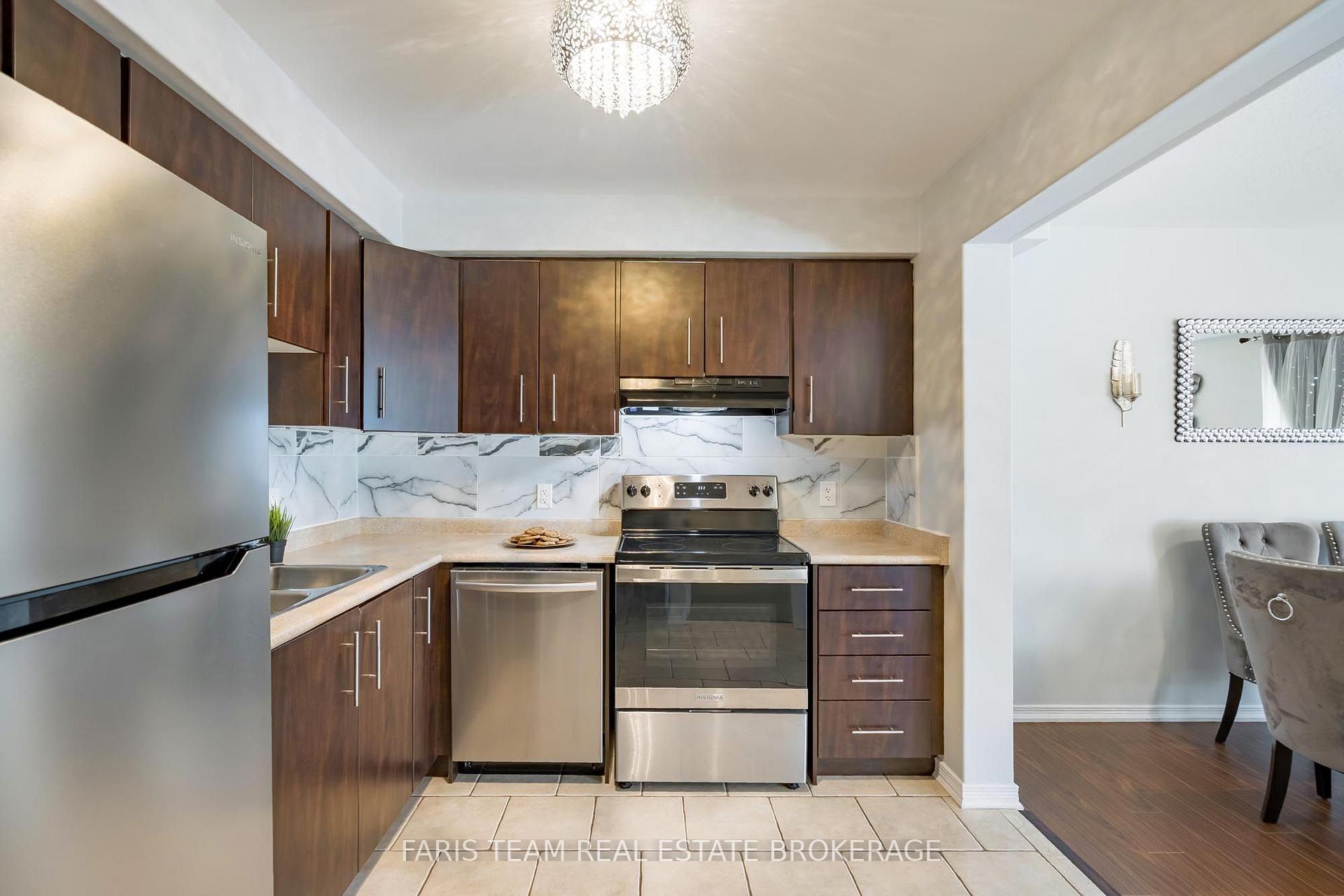 Photo 4 of Unit 48, 75 Prince William Way, Barrie, Innis-Shore — HOMEH