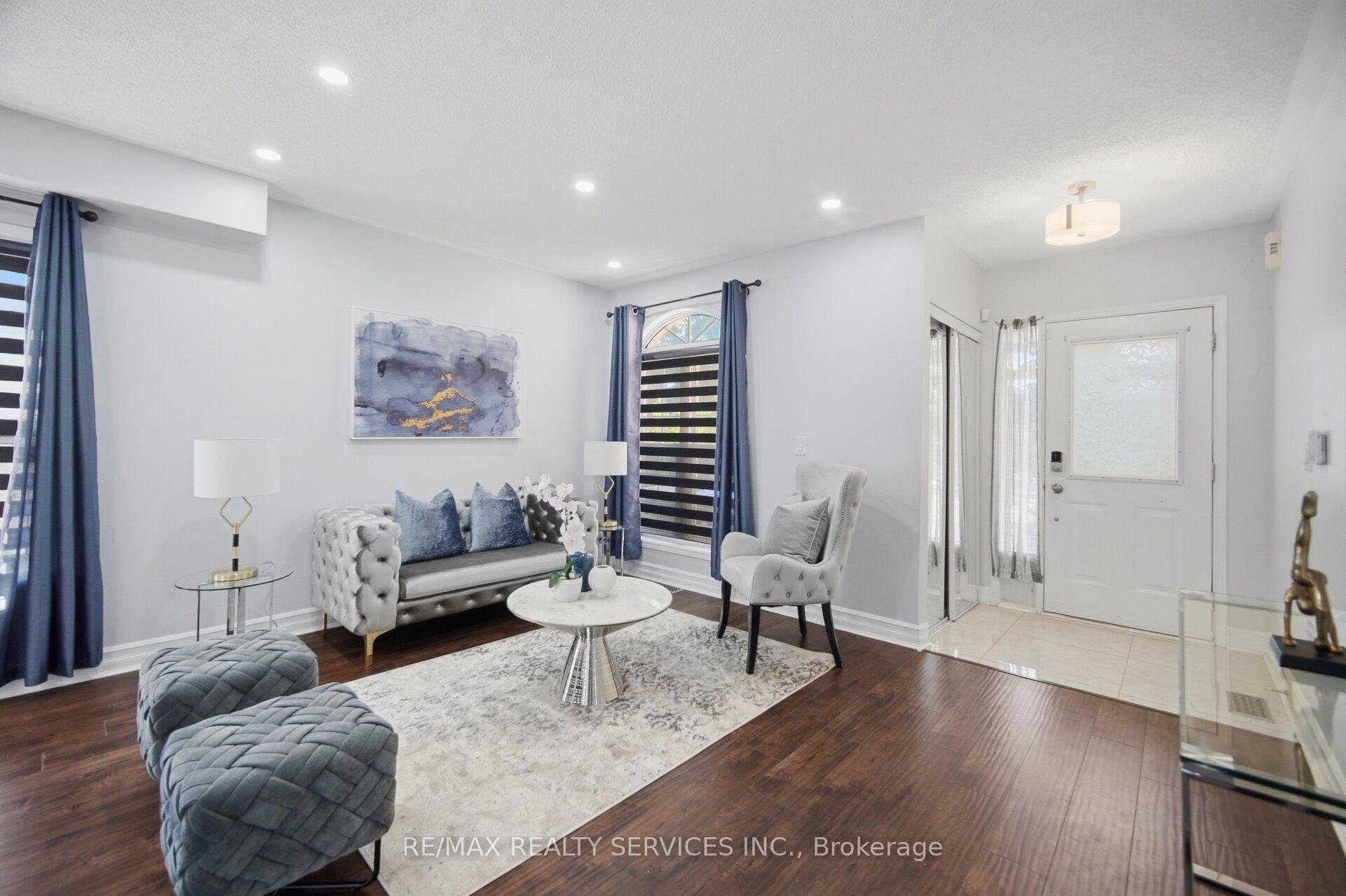 Photo 13 of 4 Sunnybrook Crescent, Brampton, Fletcher's Meadow — HOMEH