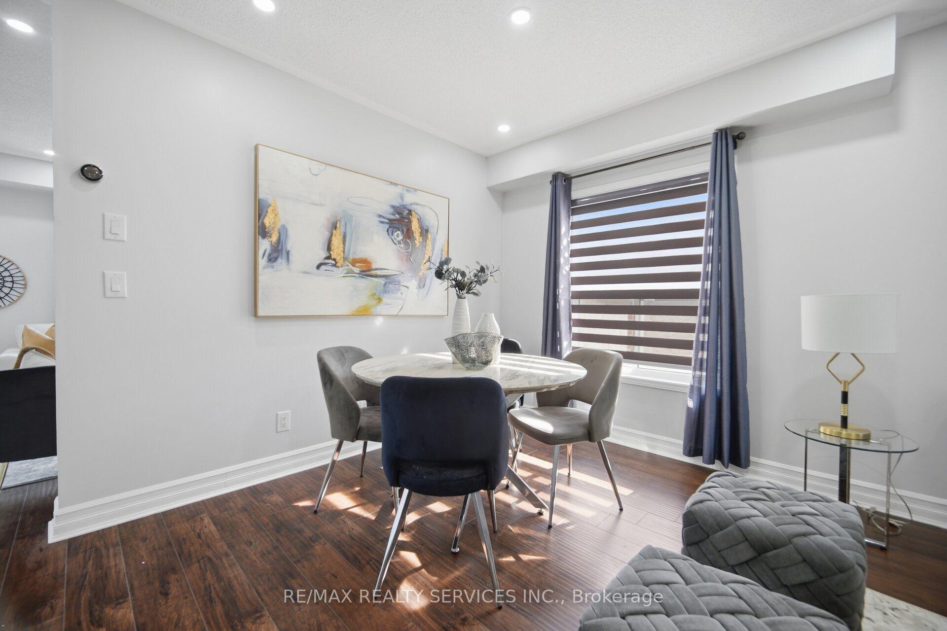 Photo 17 of 4 Sunnybrook Crescent, Brampton, Fletcher's Meadow — HOMEH