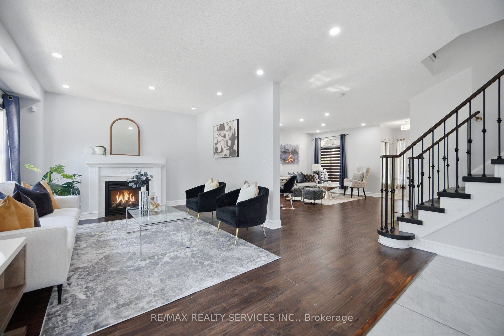 Photo 18 of 4 Sunnybrook Crescent, Brampton, Fletcher's Meadow — HOMEH