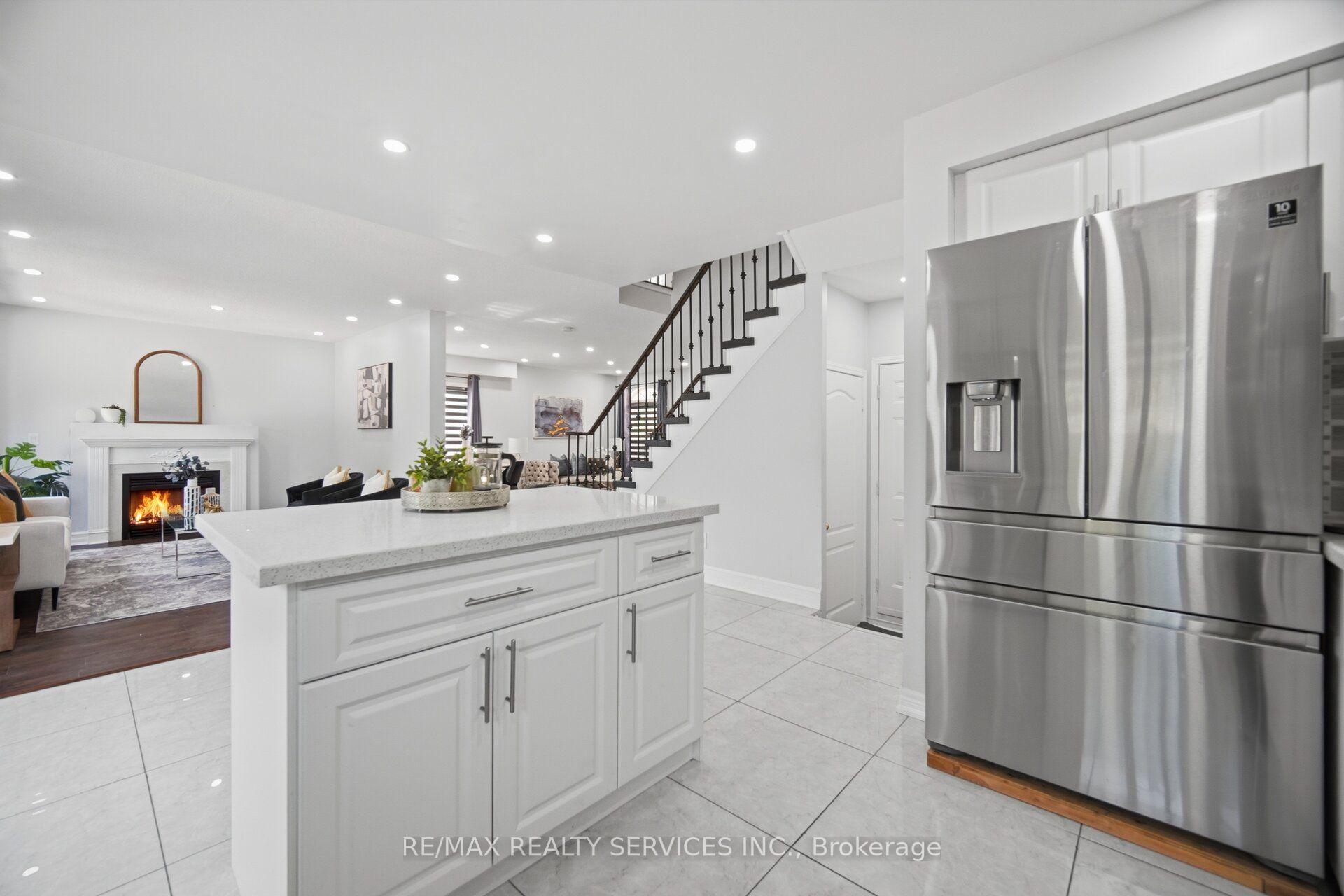 Photo 25 of 4 Sunnybrook Crescent, Brampton, Fletcher's Meadow — HOMEH