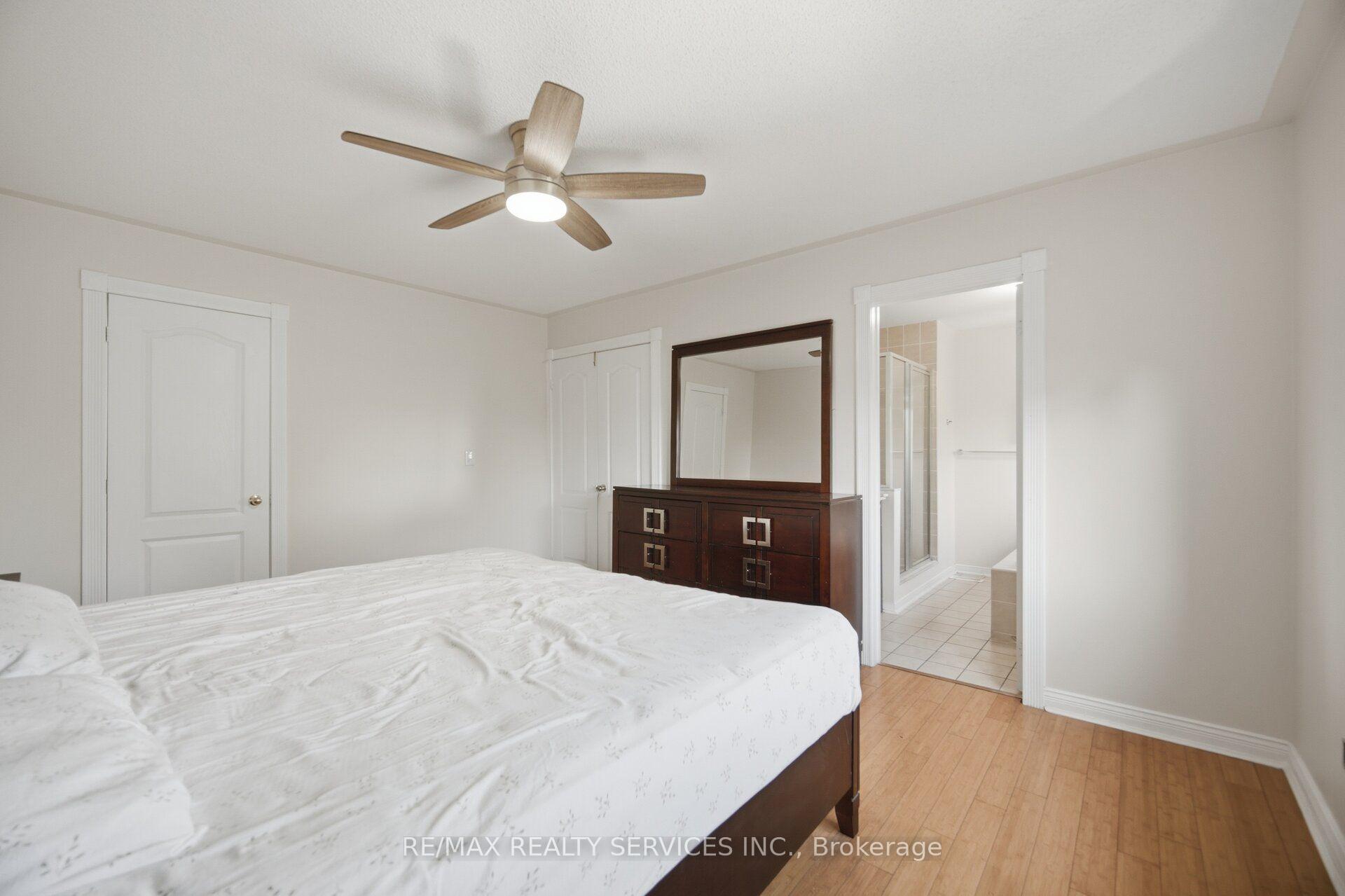 Photo 31 of 4 Sunnybrook Crescent, Brampton, Fletcher's Meadow — HOMEH