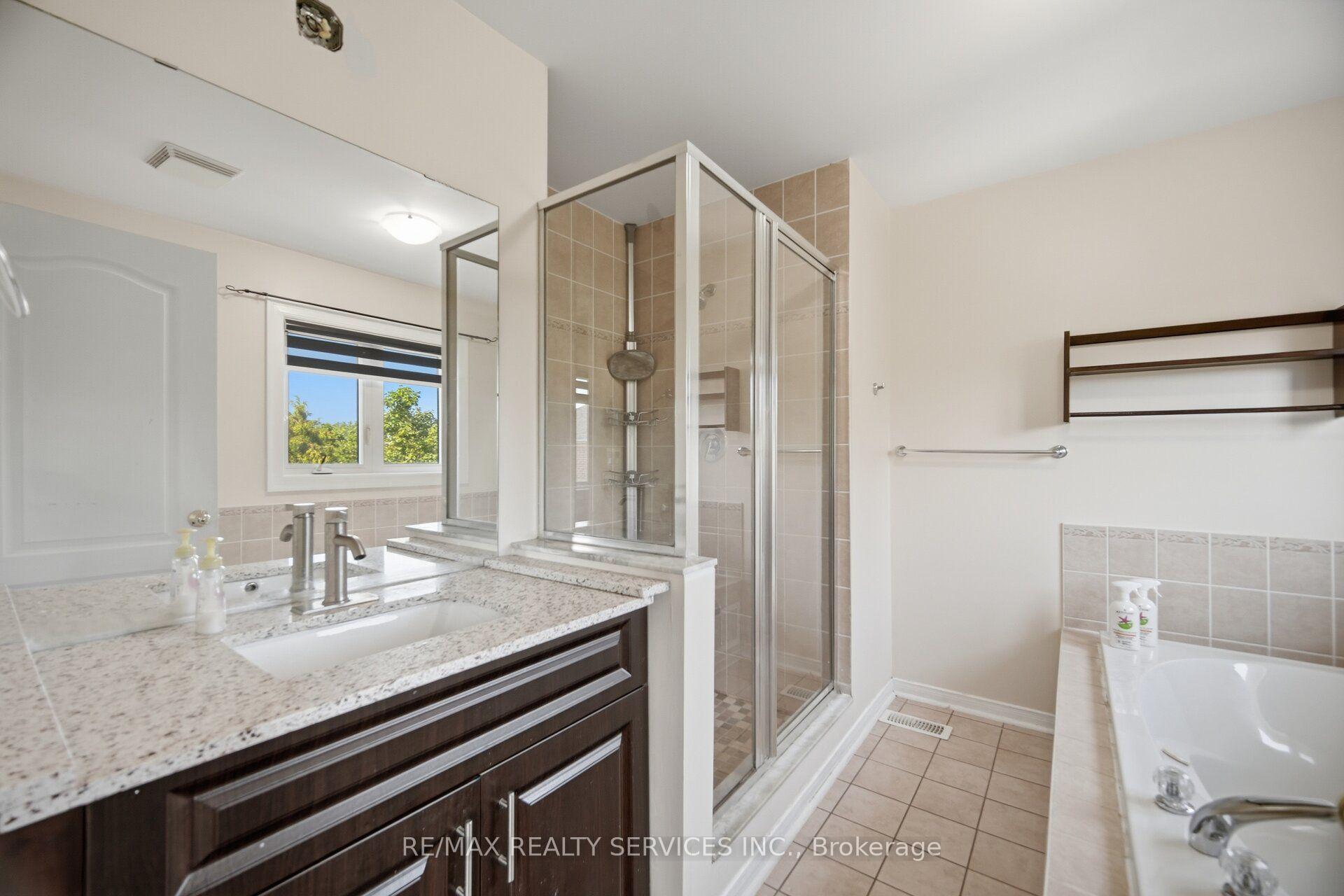 Photo 32 of 4 Sunnybrook Crescent, Brampton, Fletcher's Meadow — HOMEH
