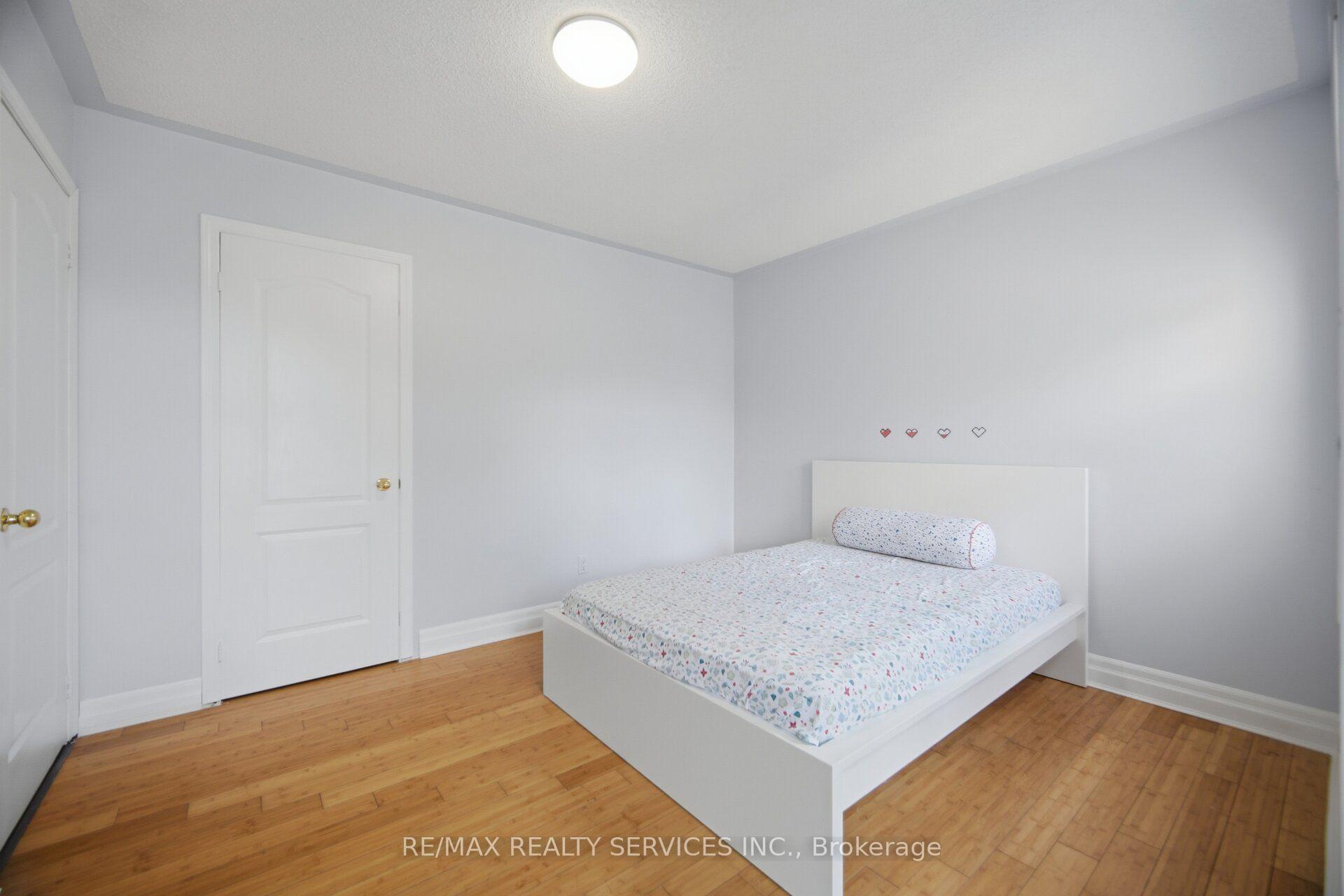 Photo 39 of 4 Sunnybrook Crescent, Brampton, Fletcher's Meadow — HOMEH