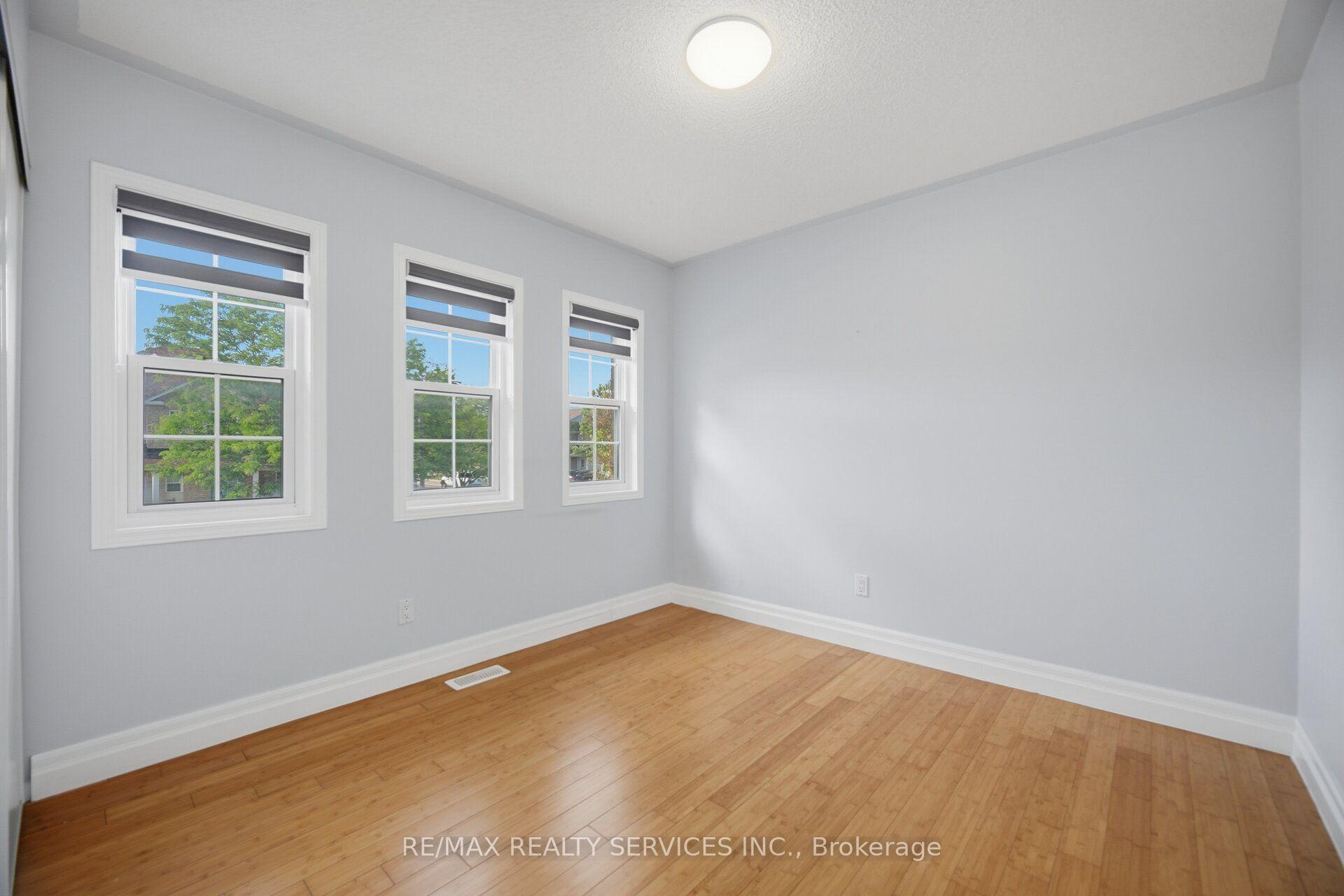 Photo 40 of 4 Sunnybrook Crescent, Brampton, Fletcher's Meadow — HOMEH