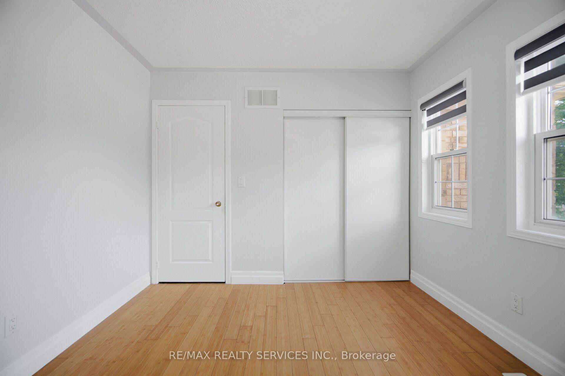Photo 41 of 4 Sunnybrook Crescent, Brampton, Fletcher's Meadow — HOMEH