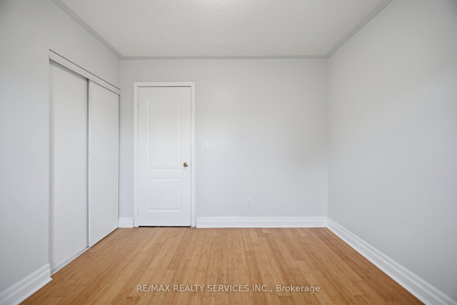 Photo 43 of 4 Sunnybrook Crescent, Brampton, Fletcher's Meadow — HOMEH