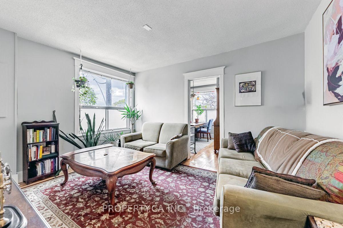 Photo 11 of 133 Drayton Avenue, Toronto, Woodbine Corridor — HOMEH