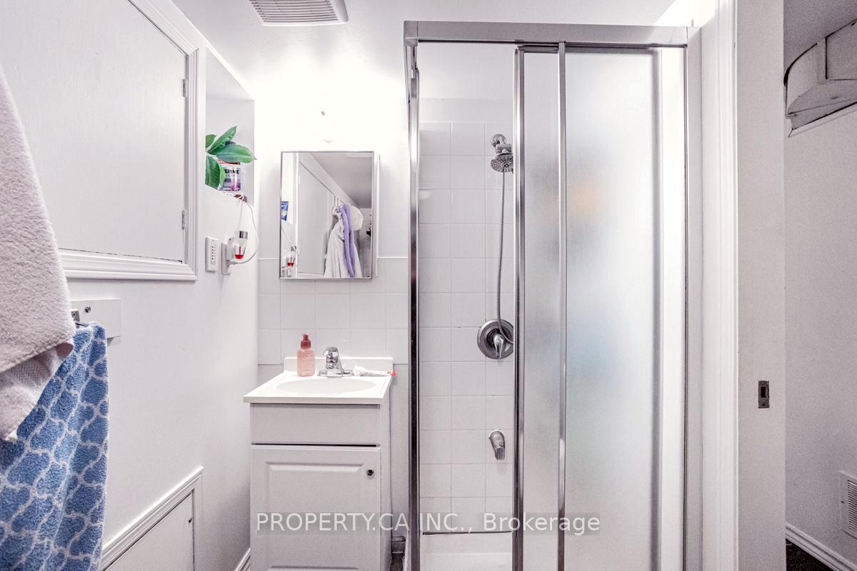 Photo 22 of 133 Drayton Avenue, Toronto, Woodbine Corridor — HOMEH