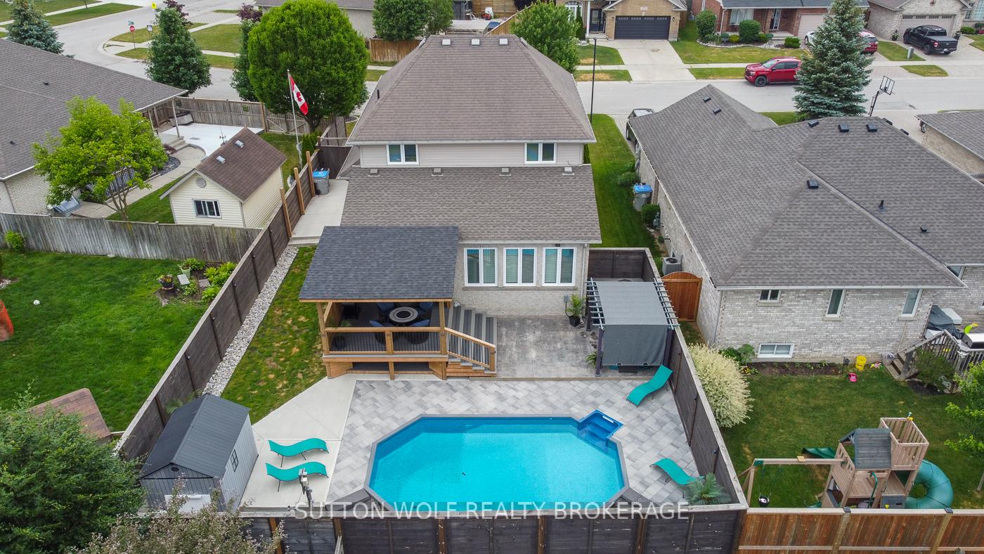 Photo 25 of 68 Laura Lane, Strathroy-Caradoc, NE — HOMEH