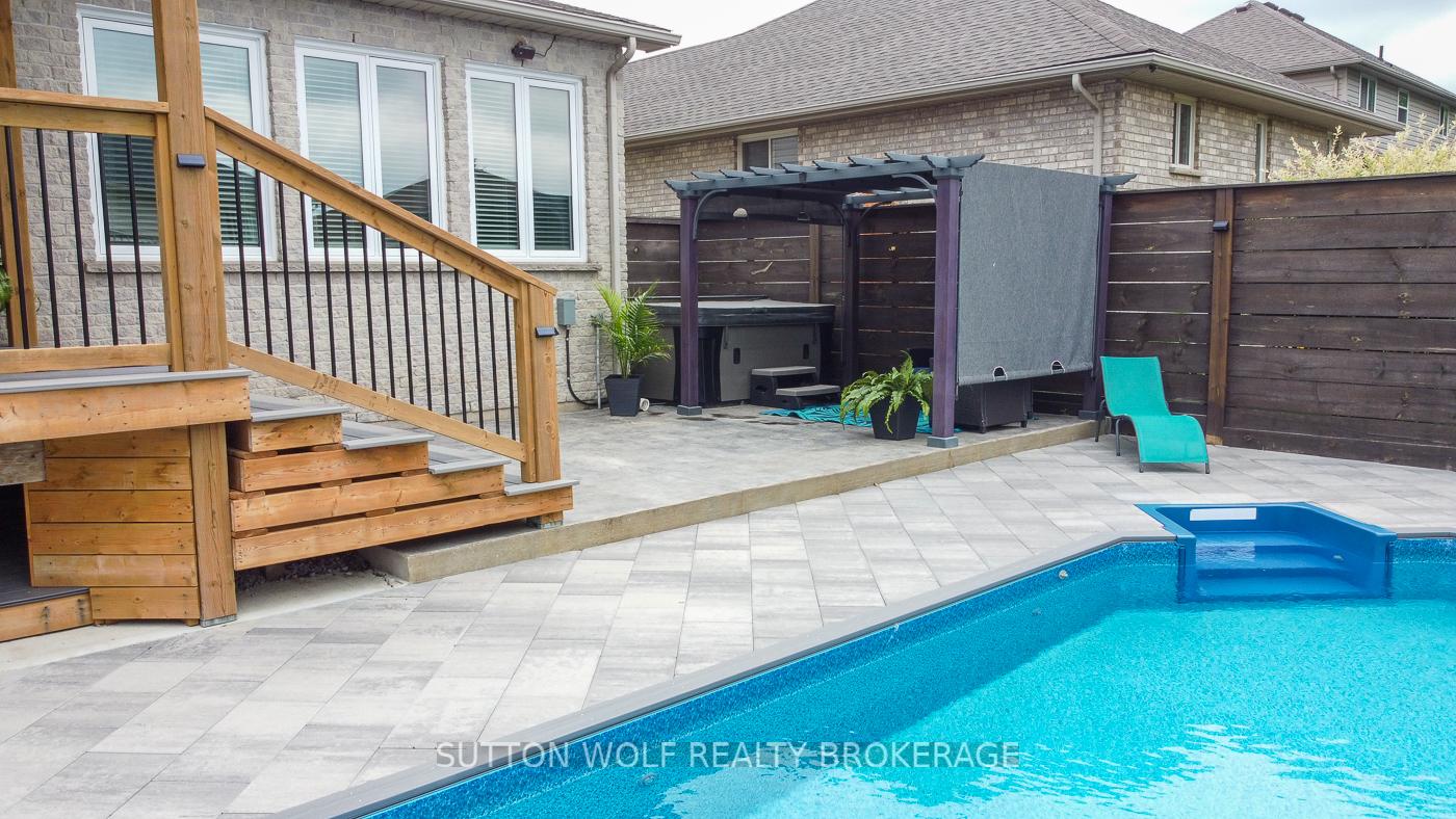 Photo 26 of 68 Laura Lane, Strathroy-Caradoc, NE — HOMEH