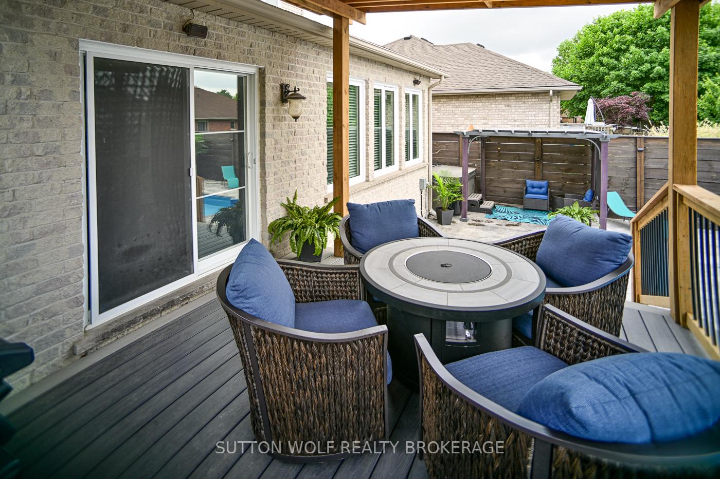 Photo 35 of 68 Laura Lane, Strathroy-Caradoc, NE — HOMEH