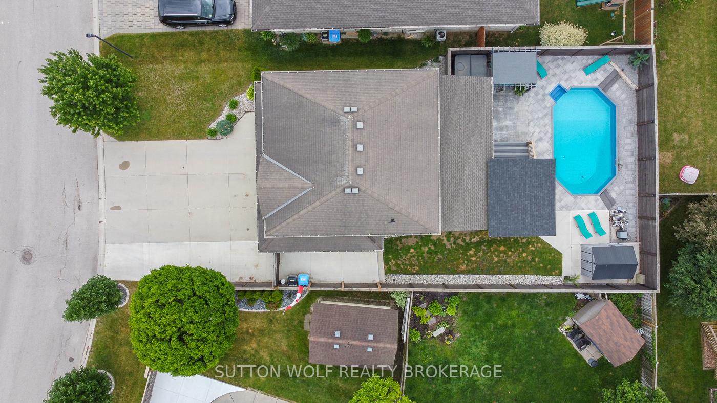 Photo 39 of 68 Laura Lane, Strathroy-Caradoc, NE — HOMEH