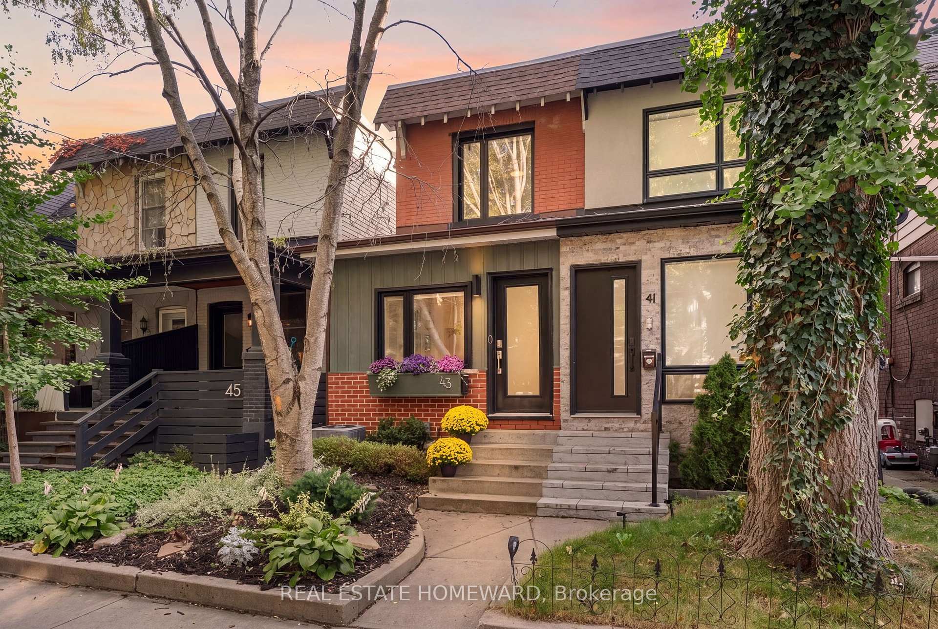 Photo 3 of 43 Caroline Avenue, Toronto, South Riverdale — HOMEH