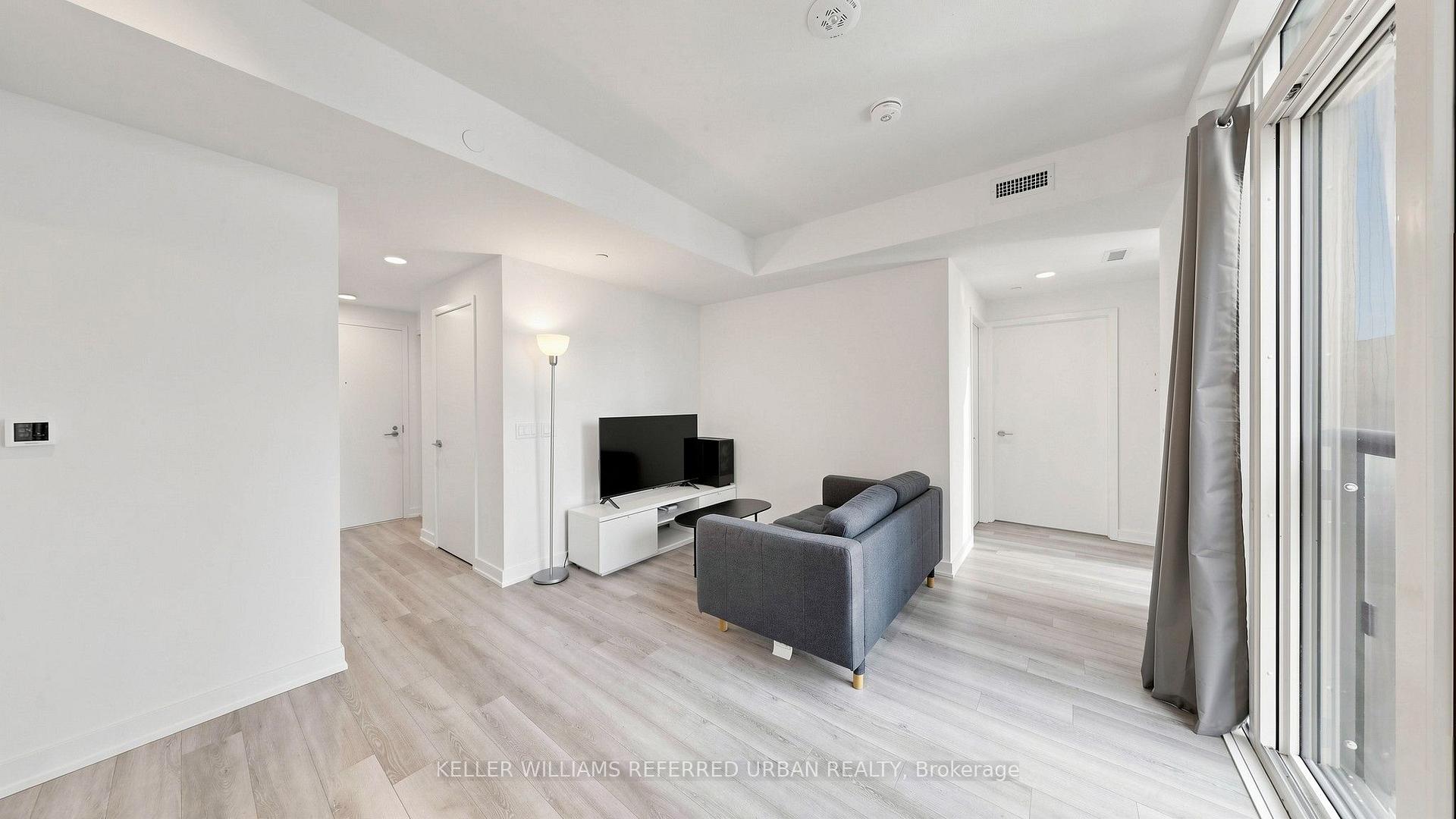 Photo 3 of 238 Simcoe Street, Toronto, Kensington-Chinatown — HOMEH