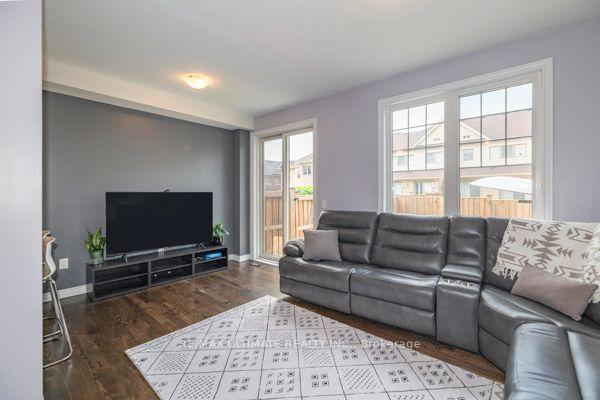Photo 8 of 31 Davenfield Circle, Brampton, Bram East — HOMEH