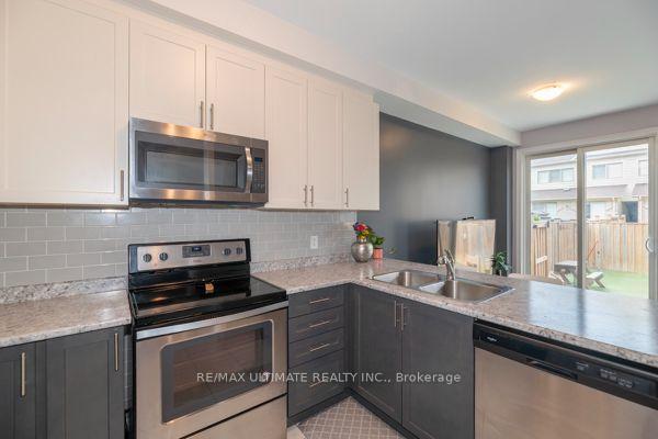 Photo 13 of 31 Davenfield Circle, Brampton, Bram East — HOMEH