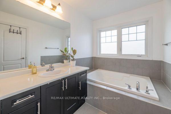Photo 16 of 31 Davenfield Circle, Brampton, Bram East — HOMEH