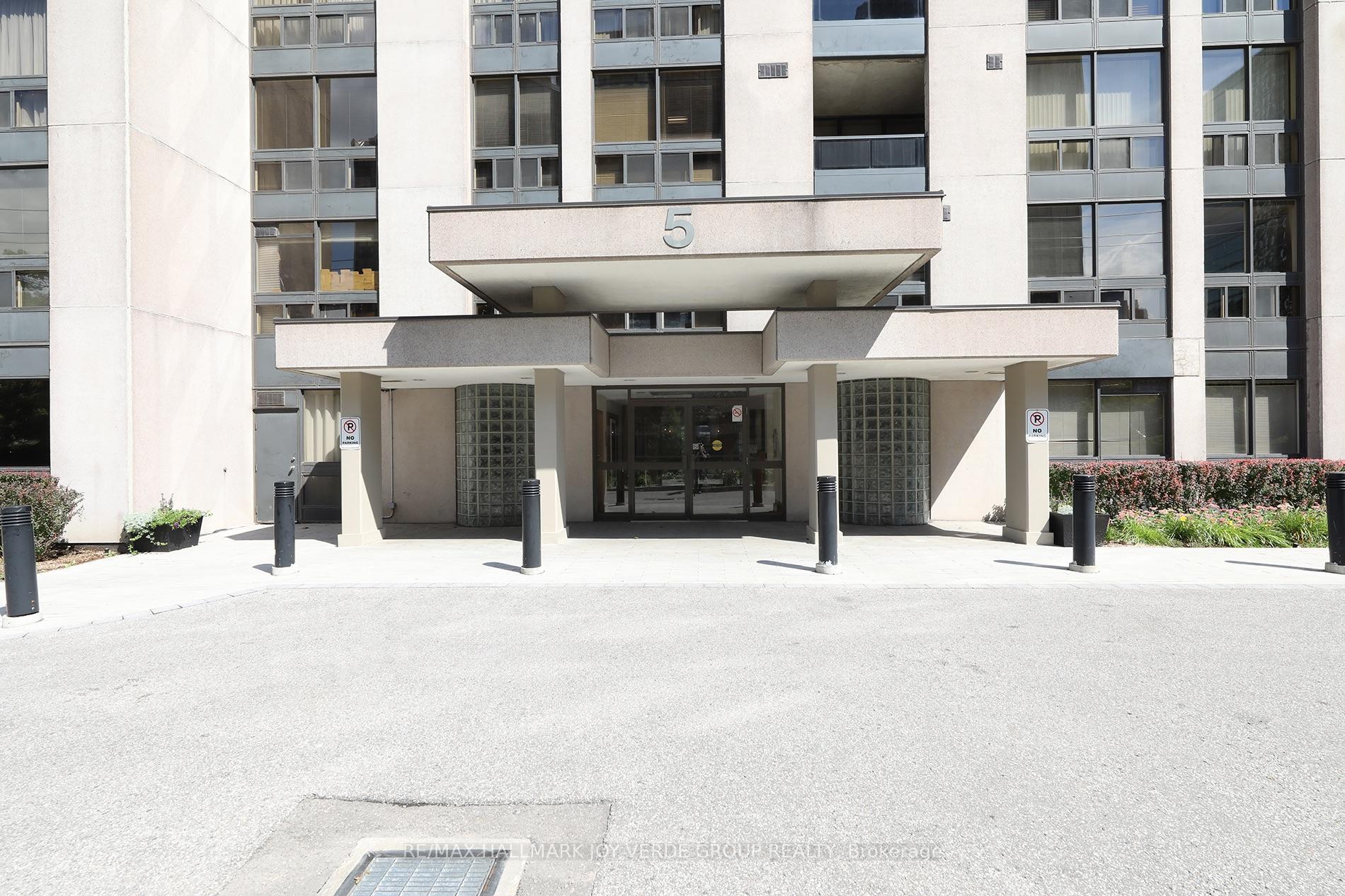 Photo 2 of Unit 405, 5 Kenneth Avenue, North York, Willowdale East — HOMEH