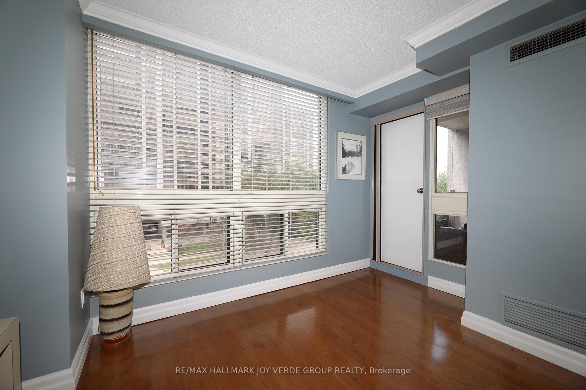 Photo 7 of Unit 405, 5 Kenneth Avenue, North York, Willowdale East — HOMEH