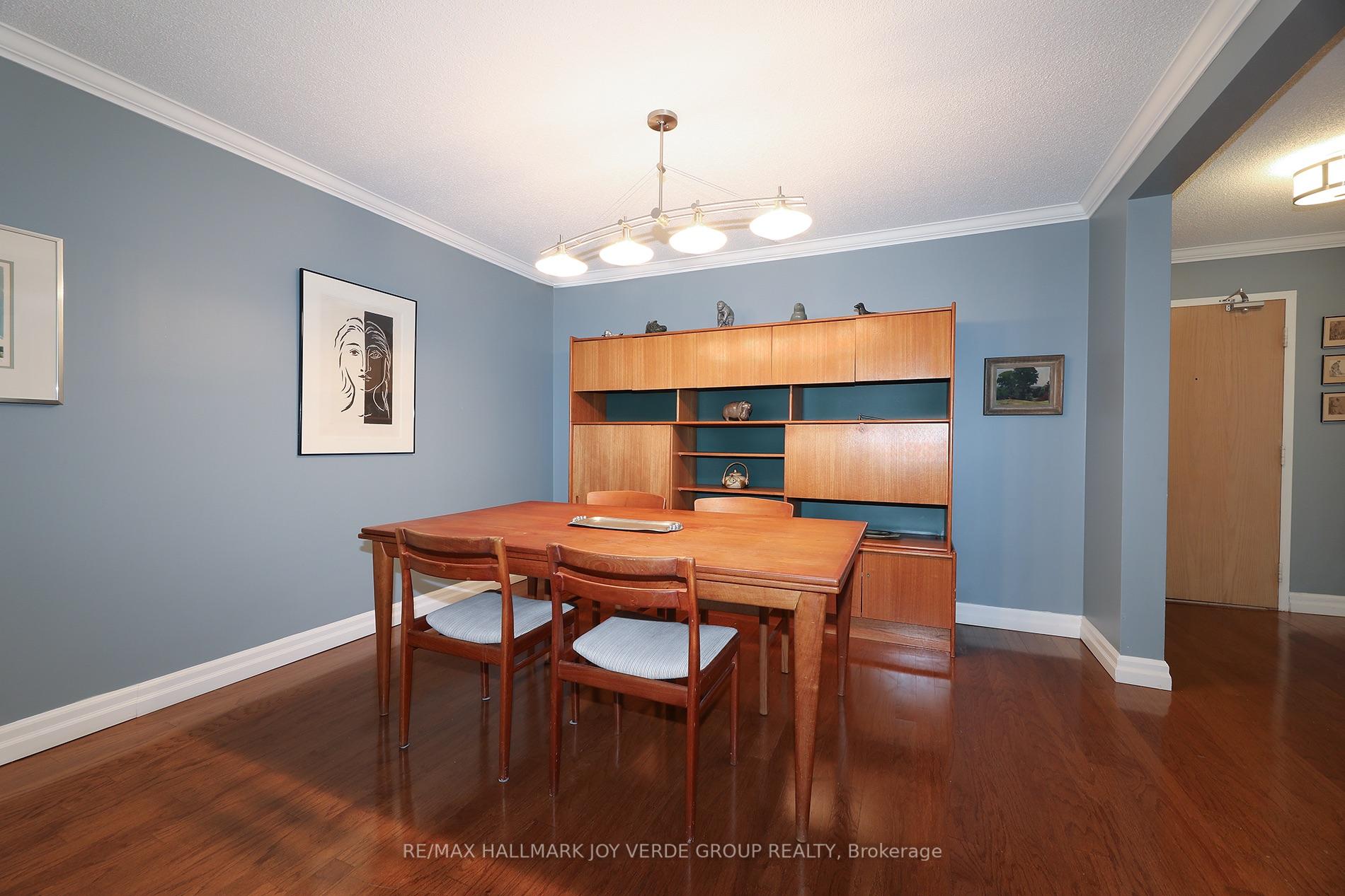 Photo 10 of Unit 405, 5 Kenneth Avenue, North York, Willowdale East — HOMEH