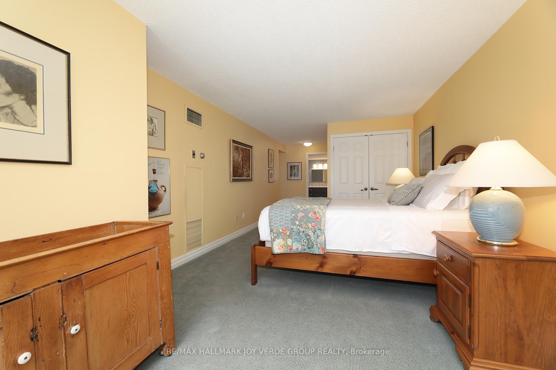 Photo 14 of Unit 405, 5 Kenneth Avenue, North York, Willowdale East — HOMEH
