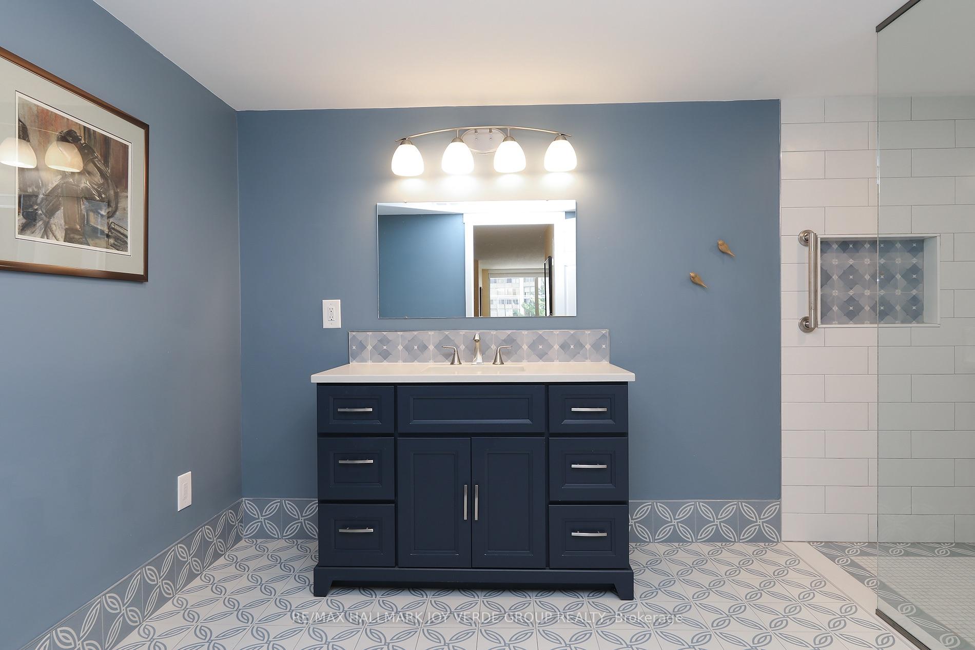 Photo 15 of Unit 405, 5 Kenneth Avenue, North York, Willowdale East — HOMEH