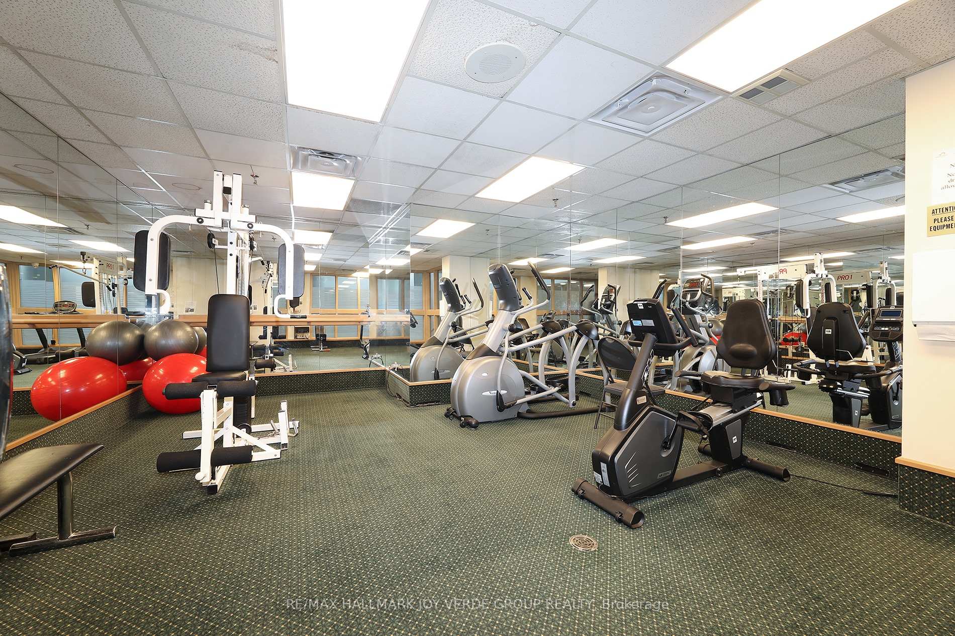 Photo 19 of Unit 405, 5 Kenneth Avenue, North York, Willowdale East — HOMEH