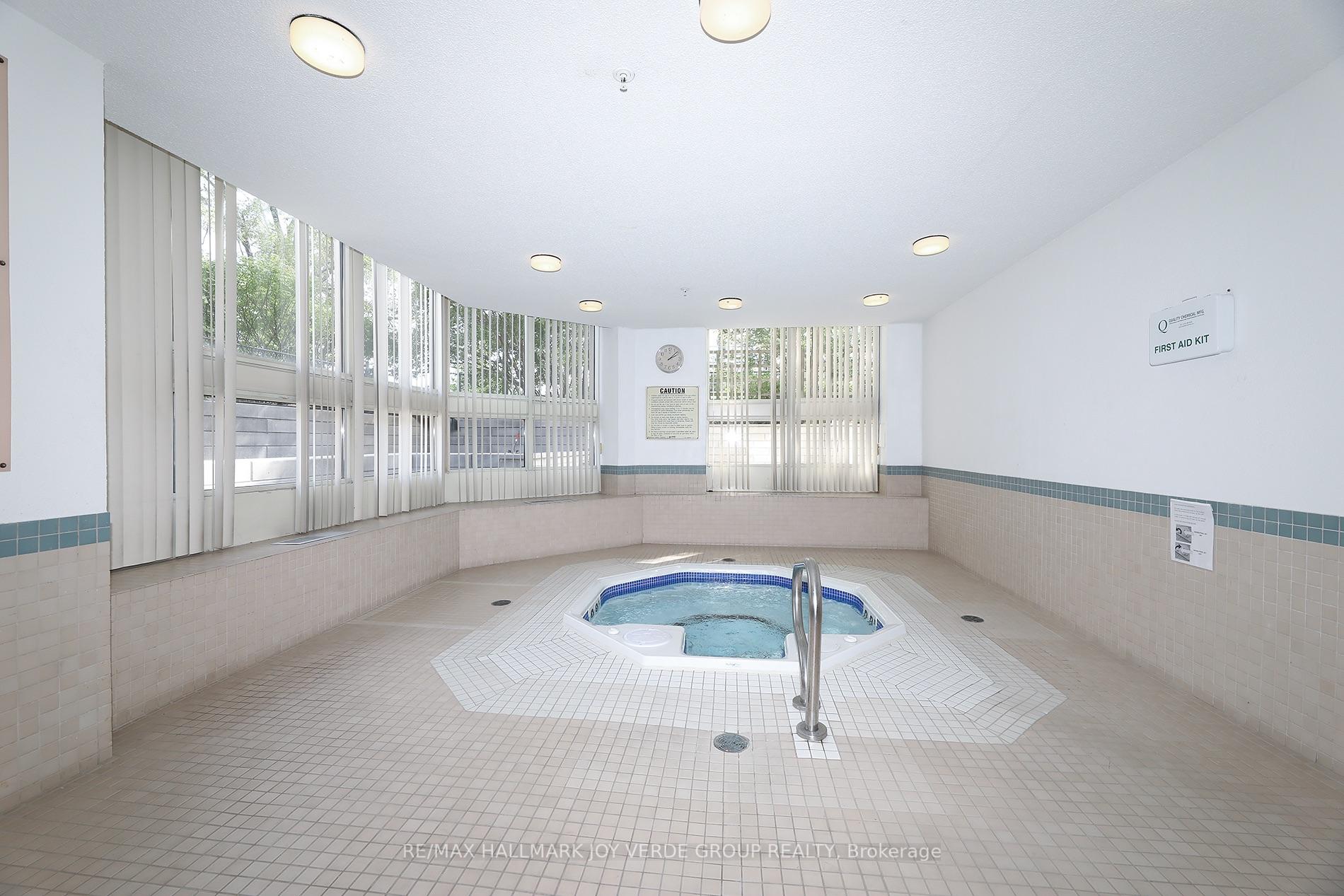 Photo 21 of Unit 405, 5 Kenneth Avenue, North York, Willowdale East — HOMEH