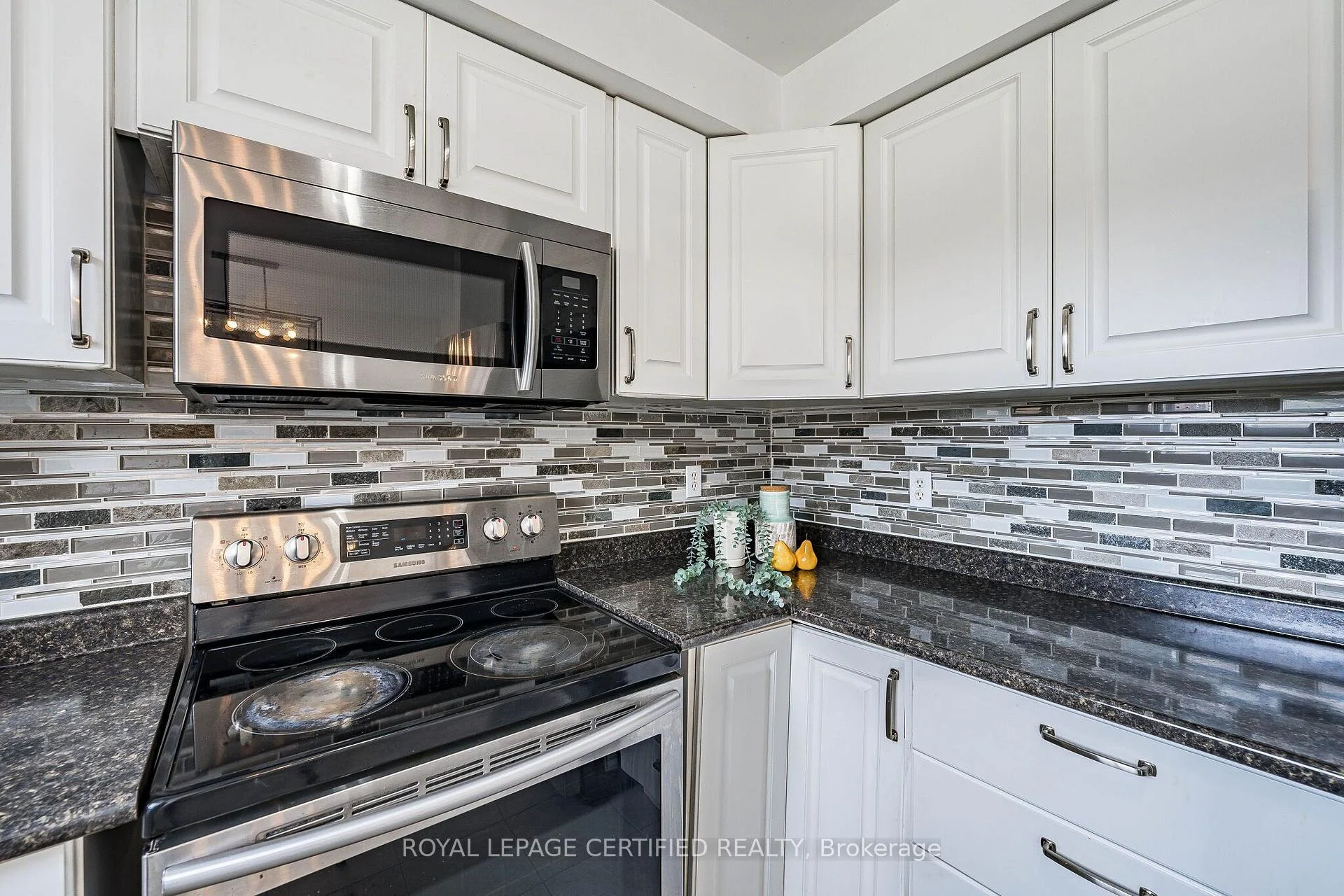 Photo 25 of 105 Howling Crescent, Ajax, South East — HOMEH