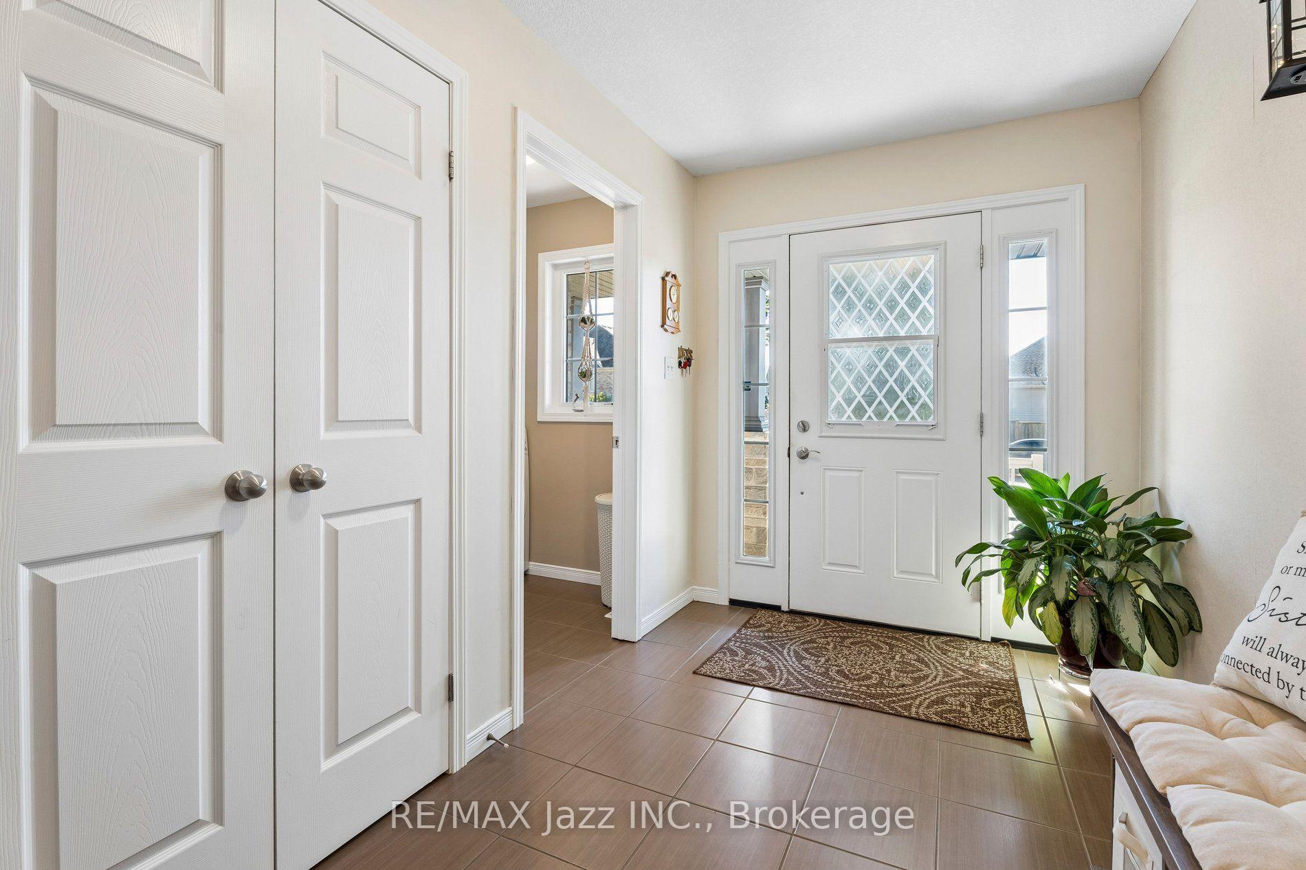 Photo 6 of 9 Trillium Way, Norfolk, Simcoe — HOMEH