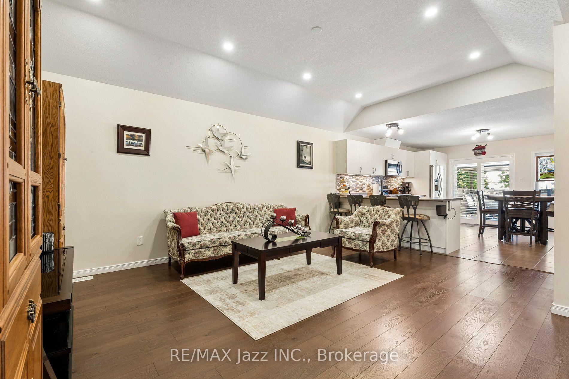 Photo 8 of 9 Trillium Way, Norfolk, Simcoe — HOMEH