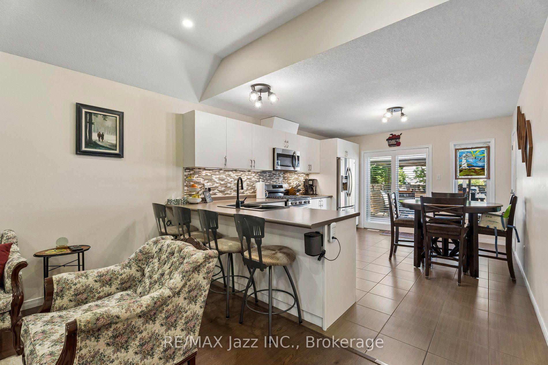 Photo 10 of 9 Trillium Way, Norfolk, Simcoe — HOMEH