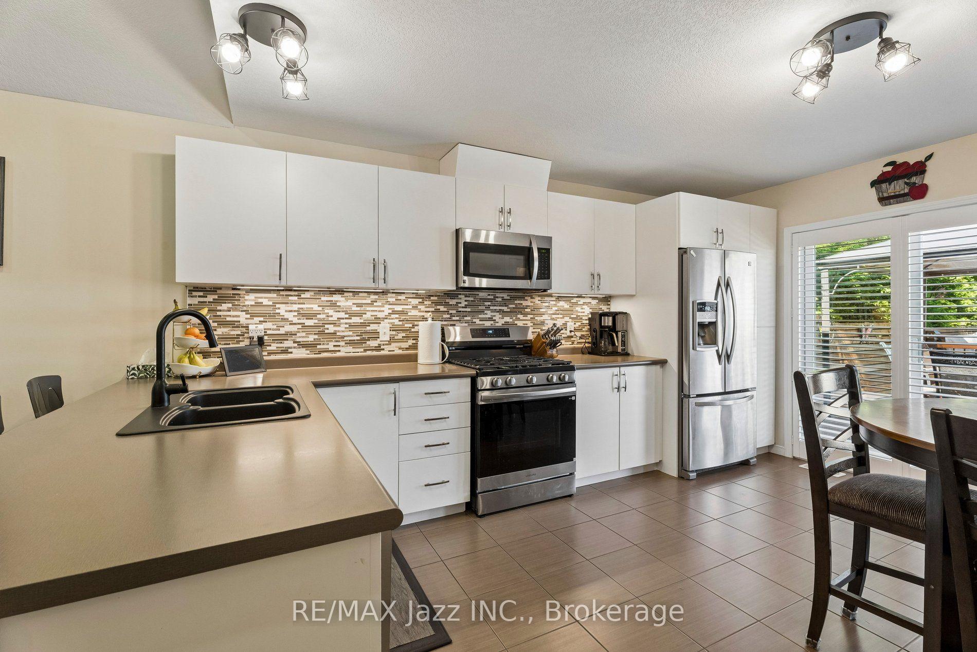 Photo 12 of 9 Trillium Way, Norfolk, Simcoe — HOMEH