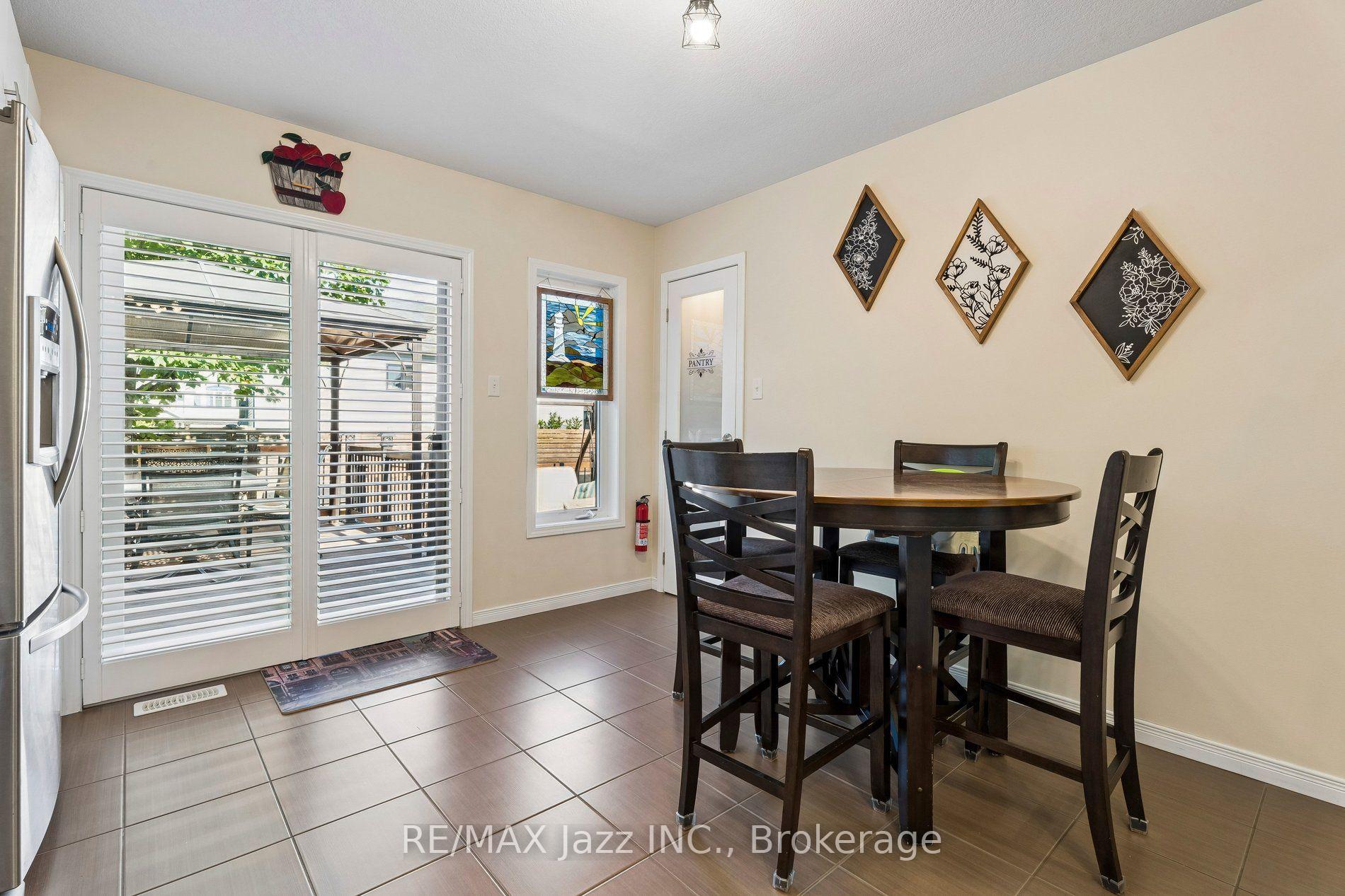 Photo 17 of 9 Trillium Way, Norfolk, Simcoe — HOMEH