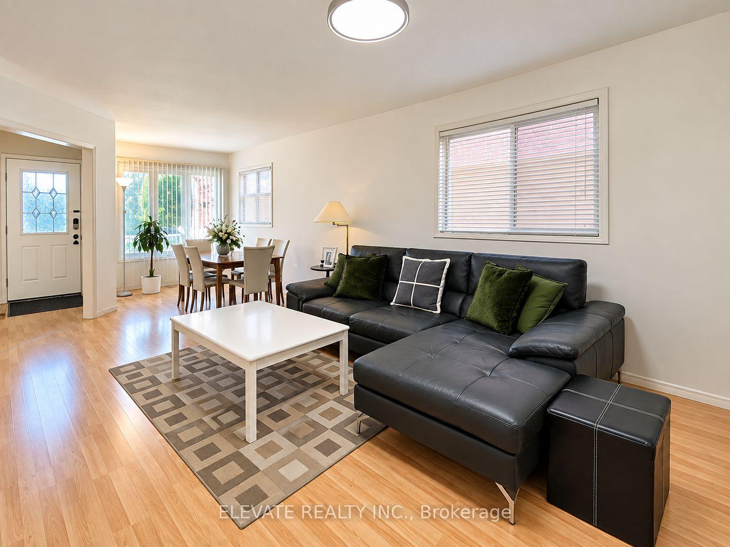 Photo 3 of 1395 Ferncliff Circle, Pickering, Liverpool — HOMEH