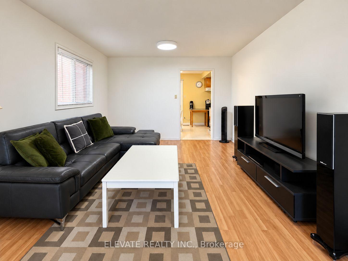 Photo 4 of 1395 Ferncliff Circle, Pickering, Liverpool — HOMEH