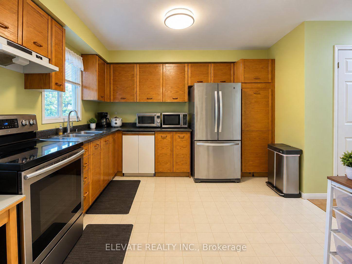 Photo 6 of 1395 Ferncliff Circle, Pickering, Liverpool — HOMEH