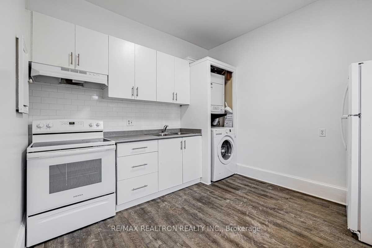 Photo 7 of Unit Front, 14 John Street, Markham, Thornhill — HOMEH
