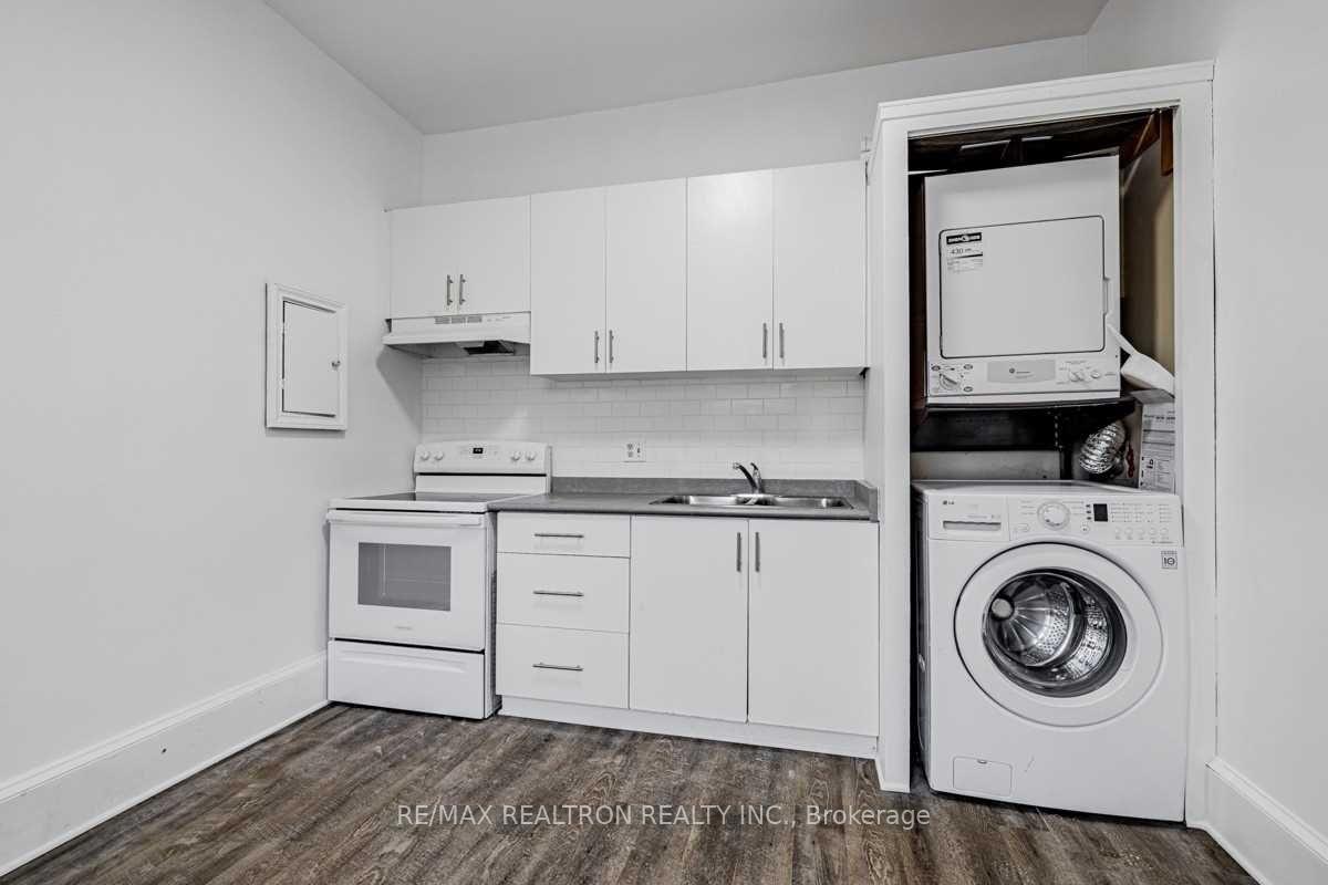 Photo 10 of Unit Front, 14 John Street, Markham, Thornhill — HOMEH