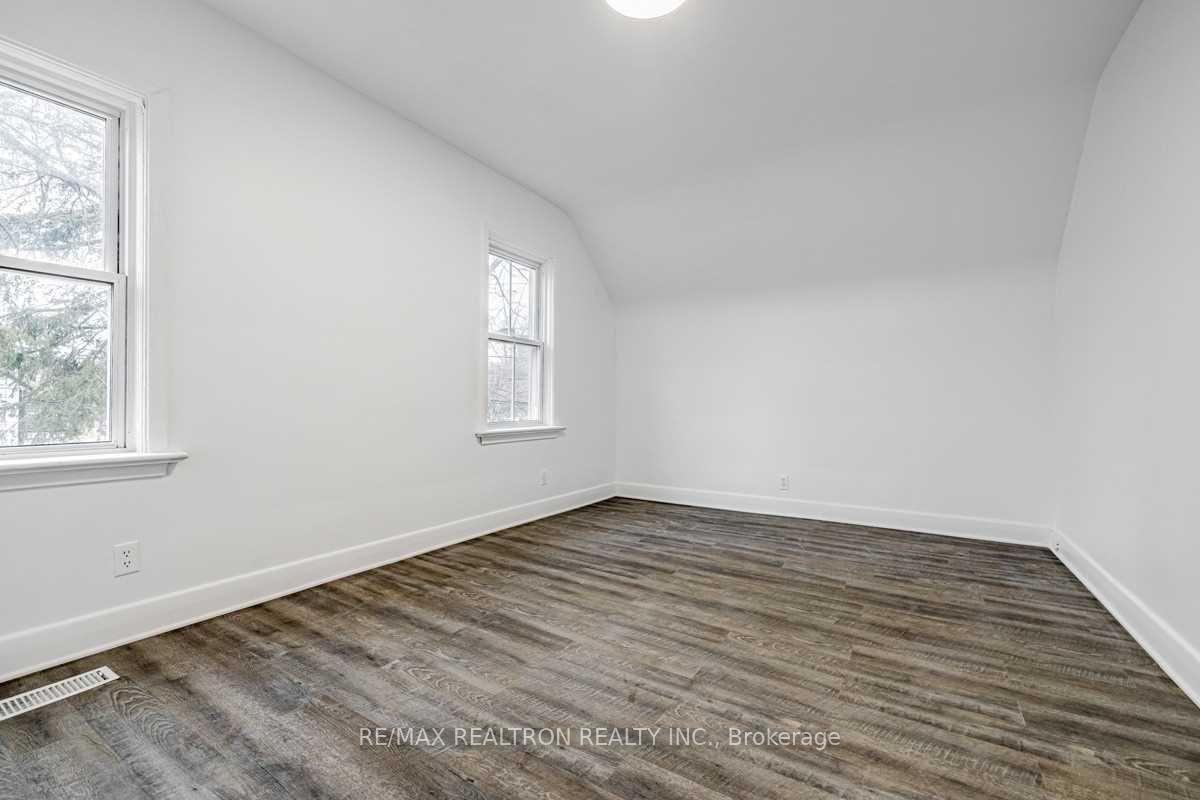 Photo 11 of Unit Front, 14 John Street, Markham, Thornhill — HOMEH