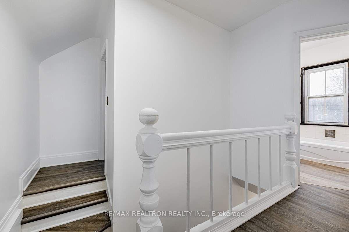Photo 15 of Unit Front, 14 John Street, Markham, Thornhill — HOMEH