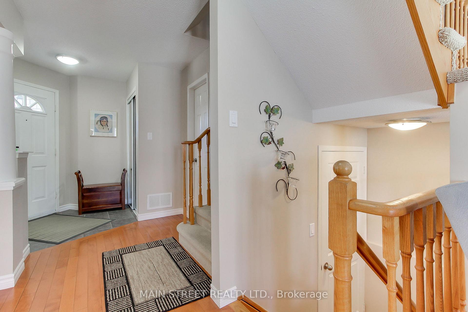 Photo 5 of 130 Rush Road, Aurora, Bayview Wellington — HOMEH